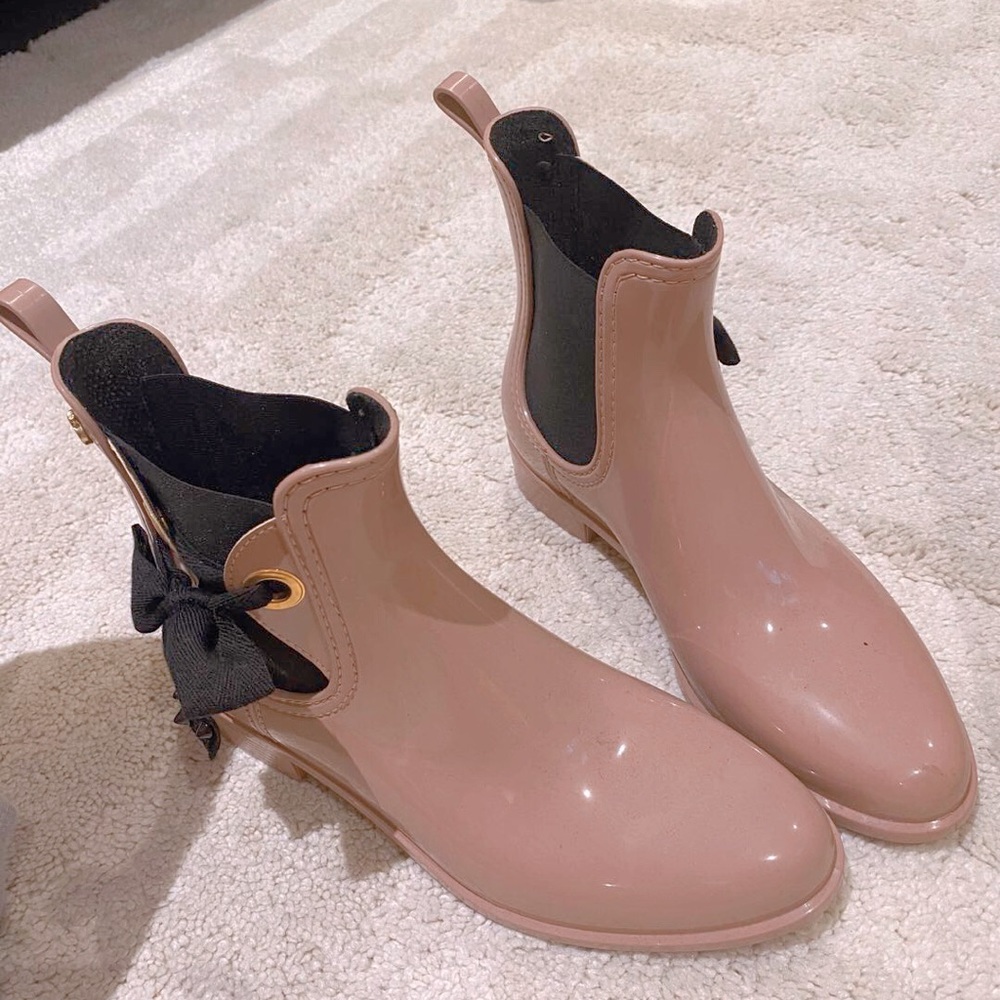 rain shoes